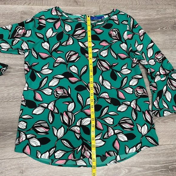 NWOT Apt. 9 3/4 Bell Sleeve Blouse Green Floral Print S - Picture 9 of 15